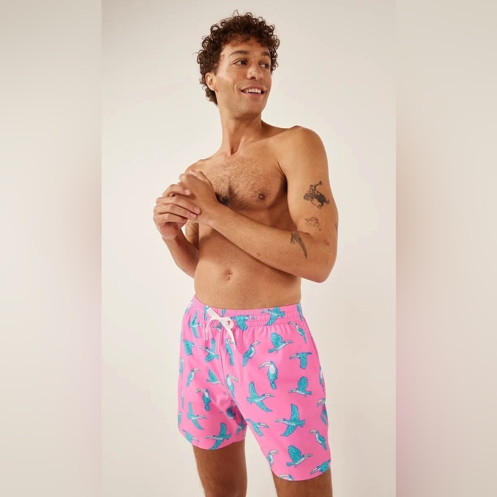 Chubbies Mens Classic Swim Trunks 5.5" The Toucan Do Its Bird Boardshorts‎ in XL